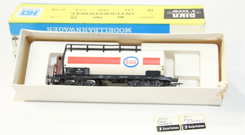 PIKO Cysterna „Esso” DB 582436 4-osiowy 211977.