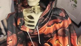 hallowen-kościotrup-w-antykwariacie